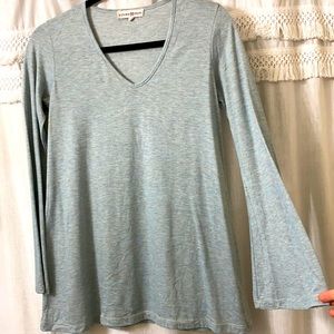 🔴3/$10 Altar’d State bell sleeve top